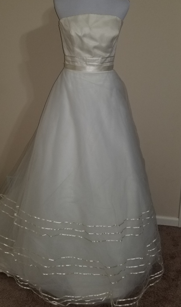 Lazaro Designer Bridal Gown Street Size 4-6